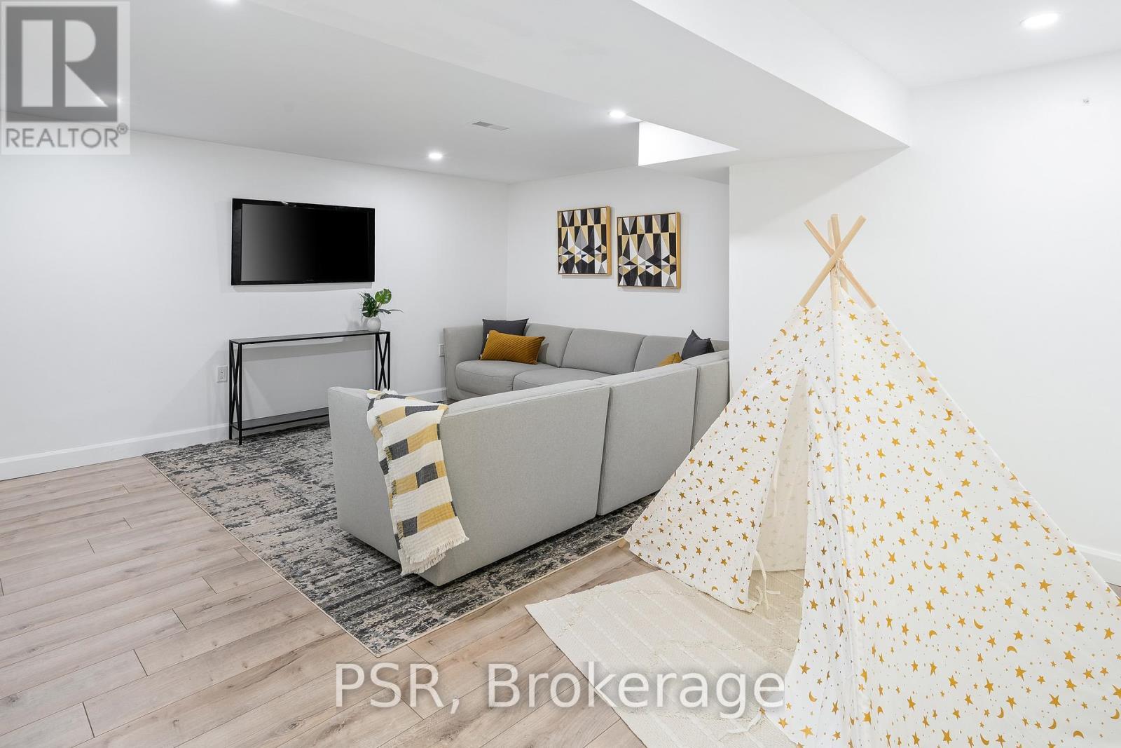 173 Bellingham Drive, Hamilton, ON - Indoor Photo Showing Other Room