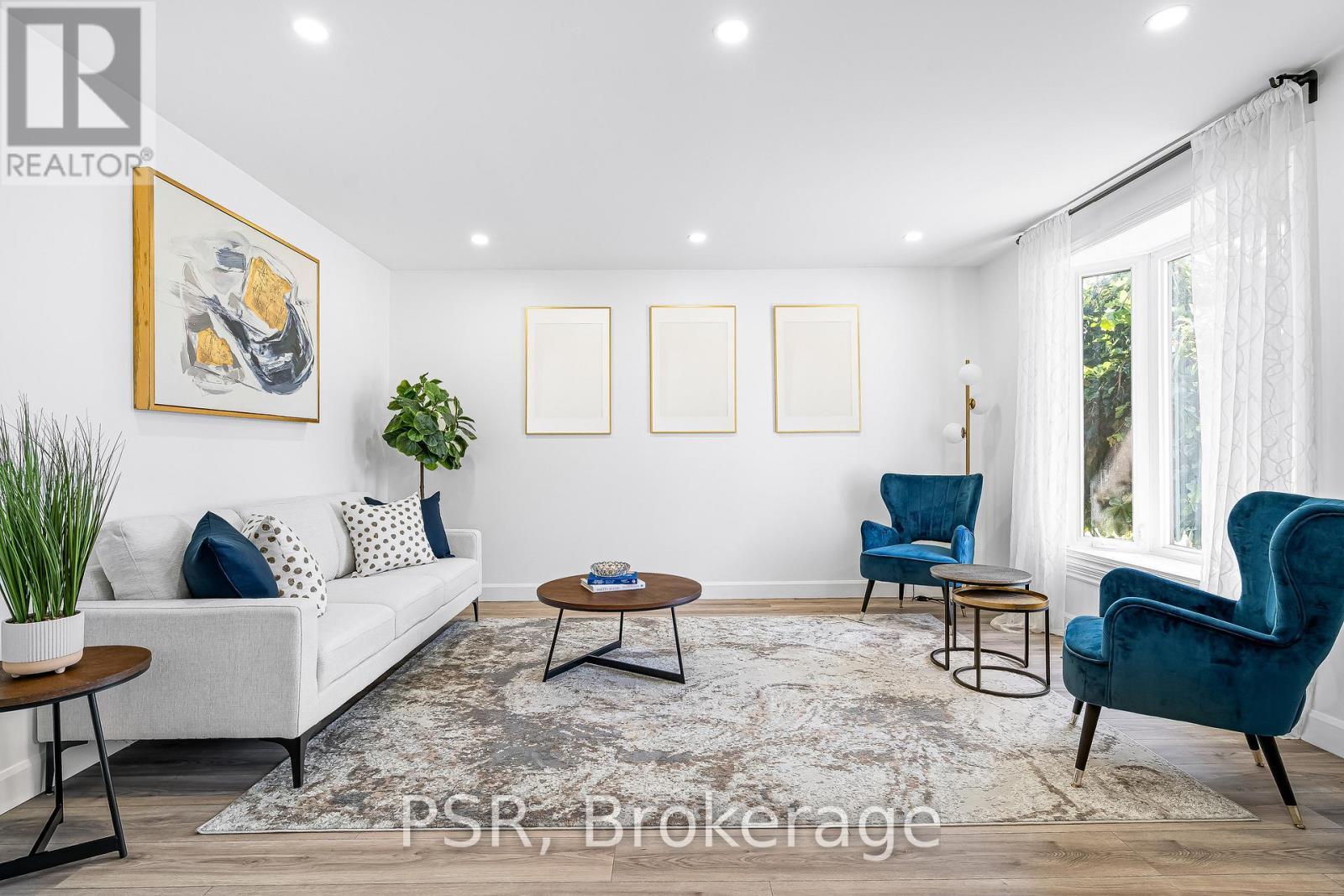 173 Bellingham Drive, Hamilton, ON - Indoor Photo Showing Living Room