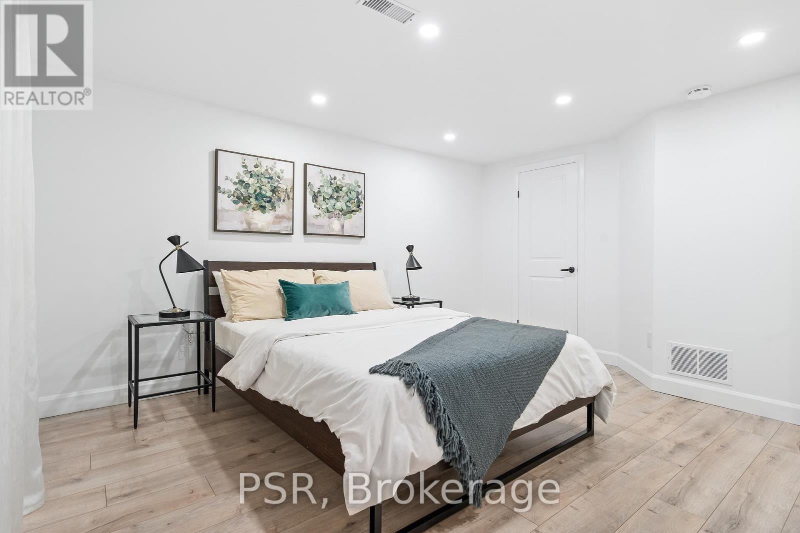 173 Bellingham Drive, Hamilton, ON - Indoor Photo Showing Bedroom