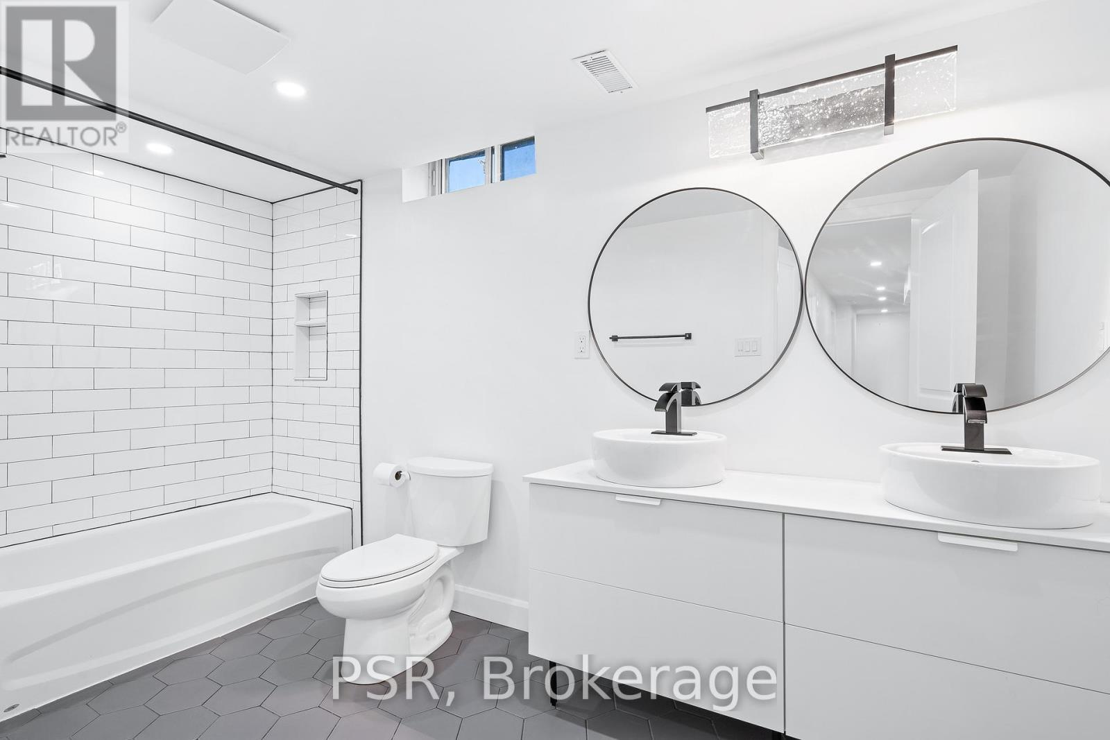 173 Bellingham Drive, Hamilton, ON - Indoor Photo Showing Bathroom