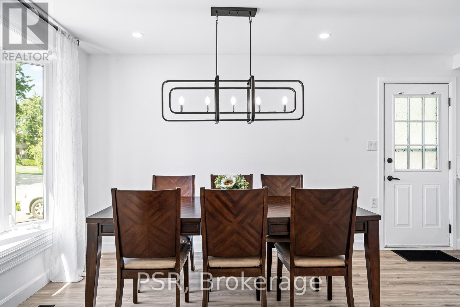 173 Bellingham Drive, Hamilton, ON - Indoor Photo Showing Dining Room