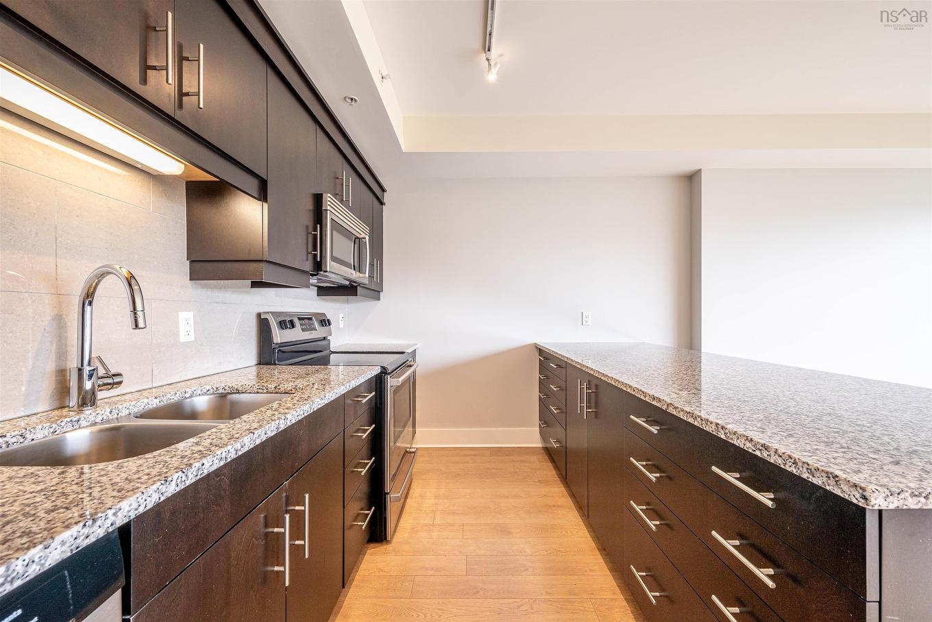 208 15 Kings Wharf Place, Dartmouth, NS