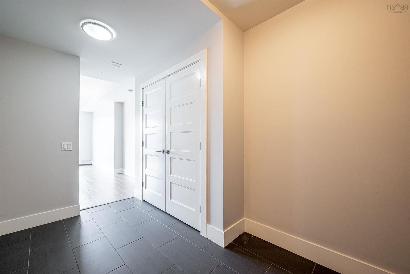 208 15 Kings Wharf Place, Dartmouth, NS