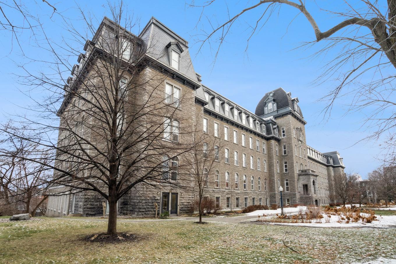 Façade - 227-260 Rue Sherbrooke E., Montréal (Ville-Marie), QC - Outdoor