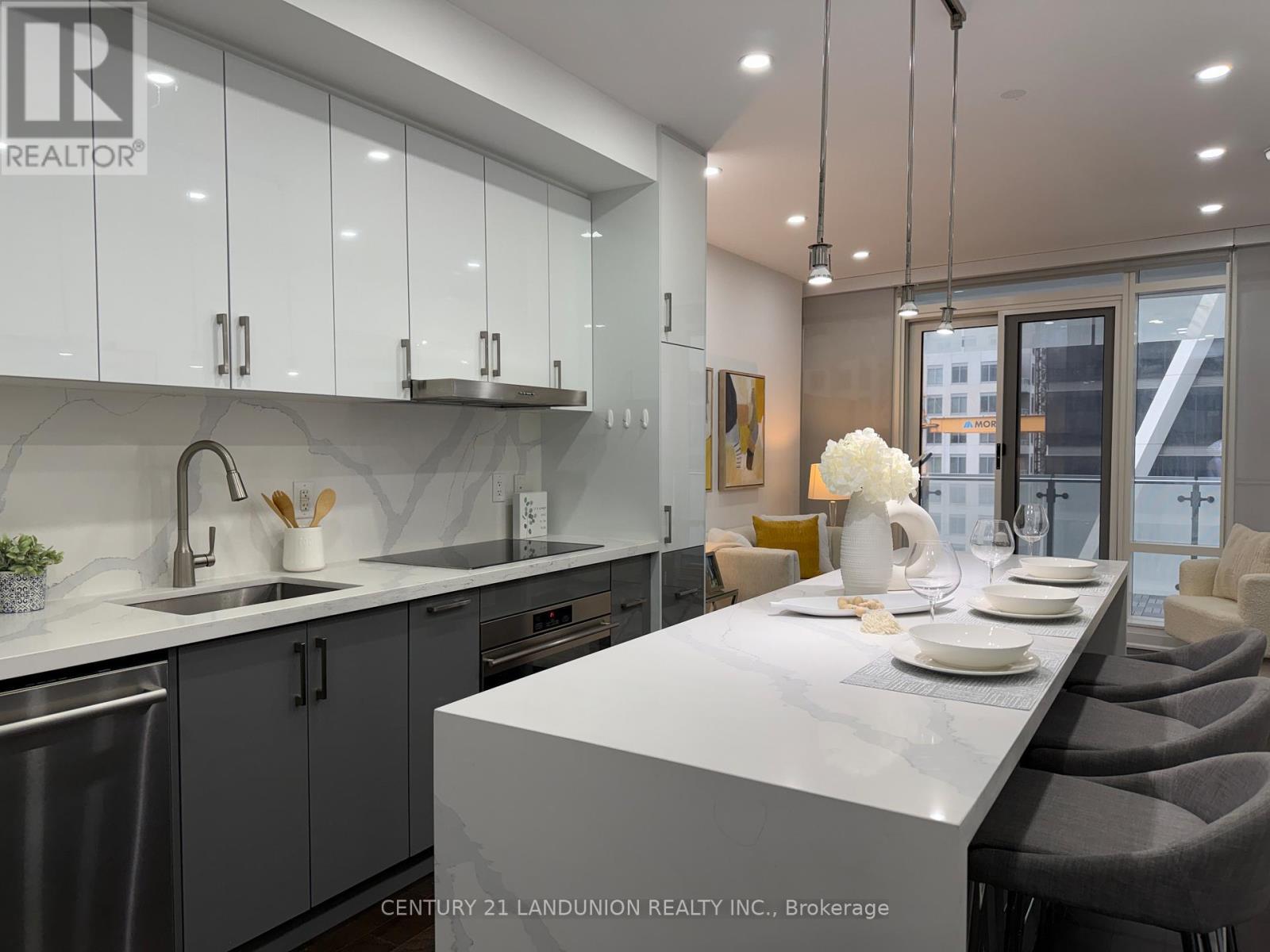 1508 - 1 Bloor Street E, Toronto, ON - Indoor