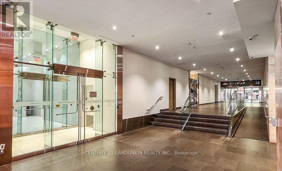 1508 - 1 Bloor Street E, Toronto, ON - Indoor Photo Showing Other Room