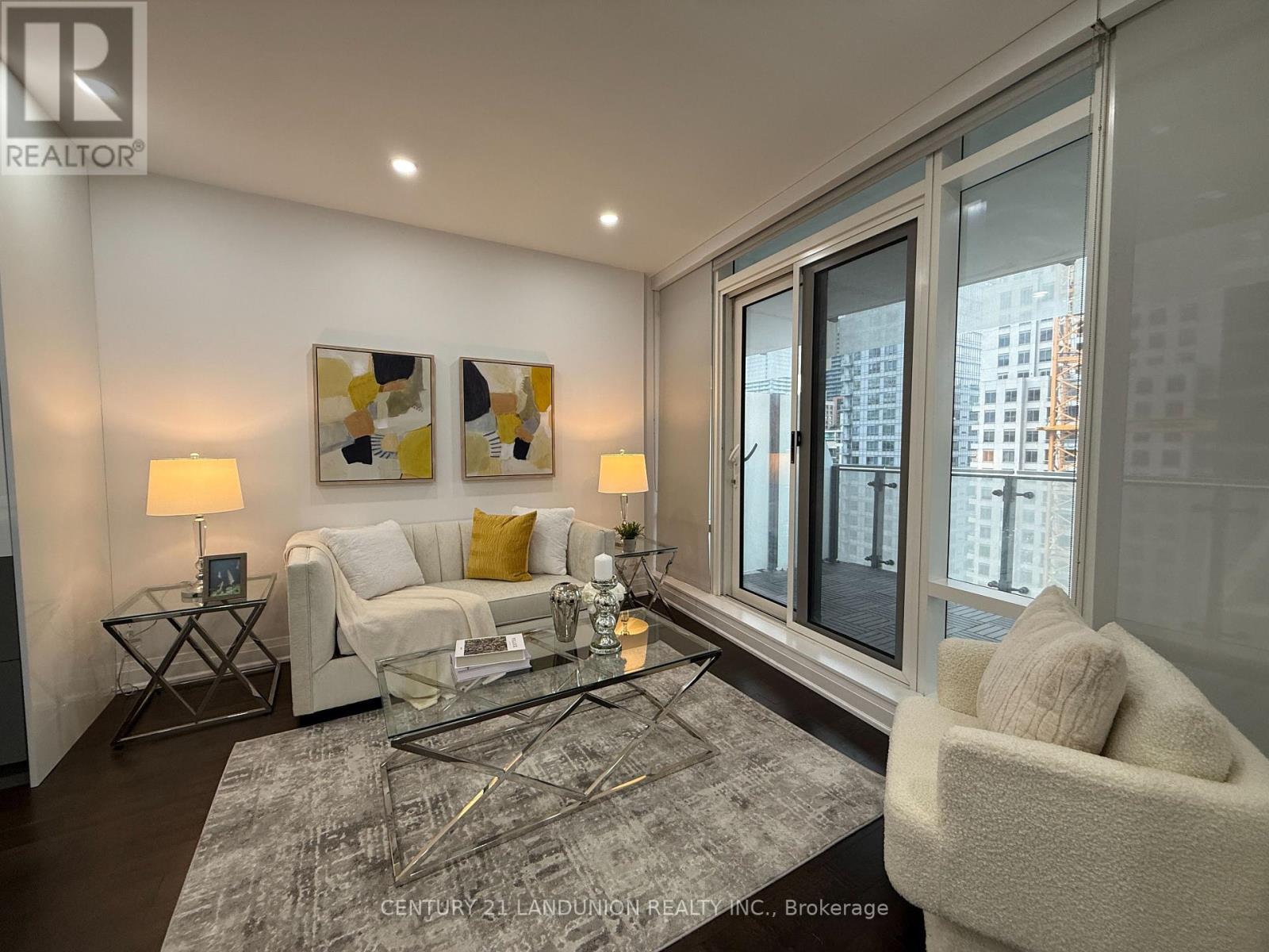 1508 - 1 Bloor Street E, Toronto, ON - Indoor Photo Showing Living Room
