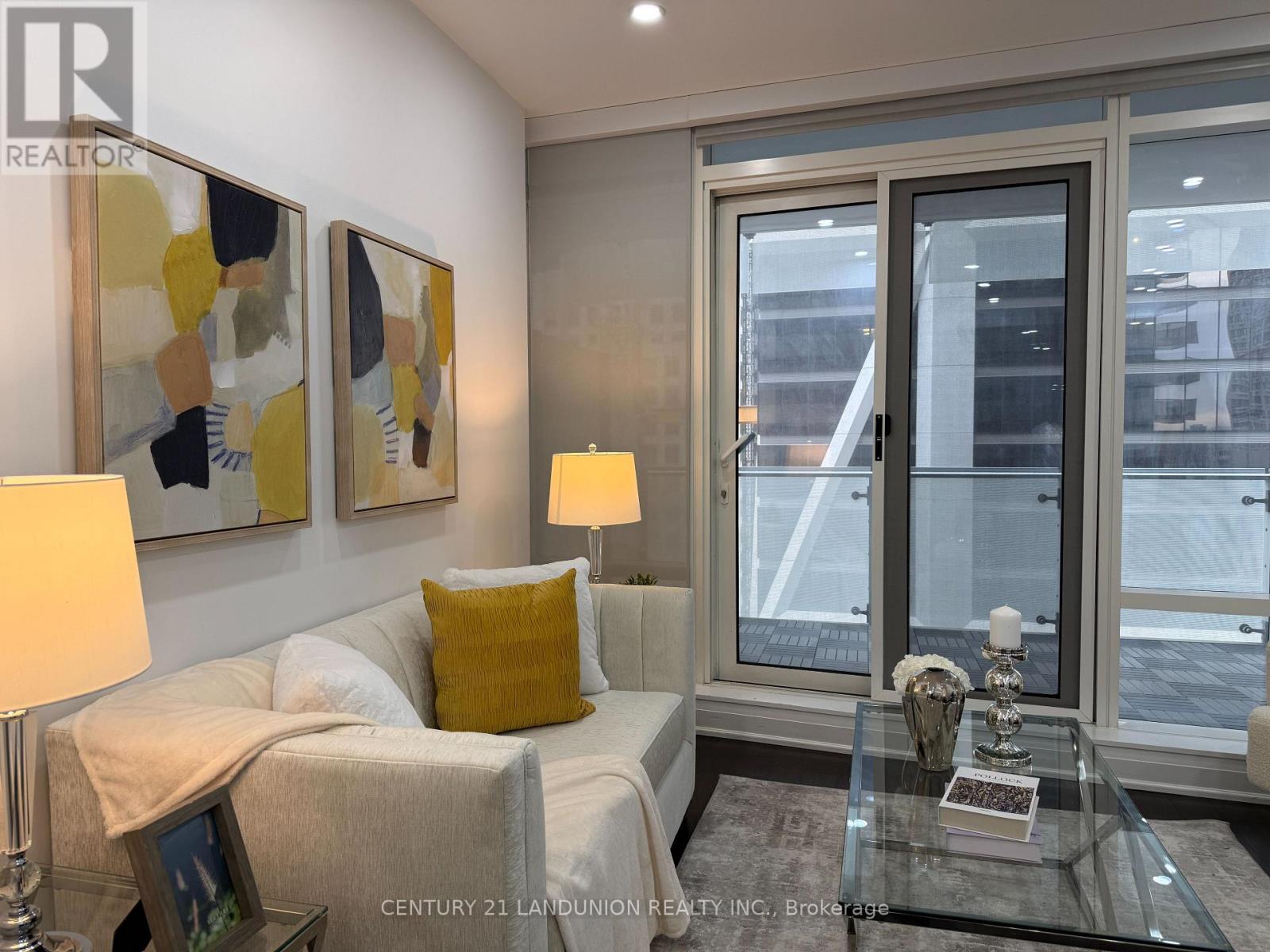 1508 - 1 Bloor Street E, Toronto, ON - Indoor