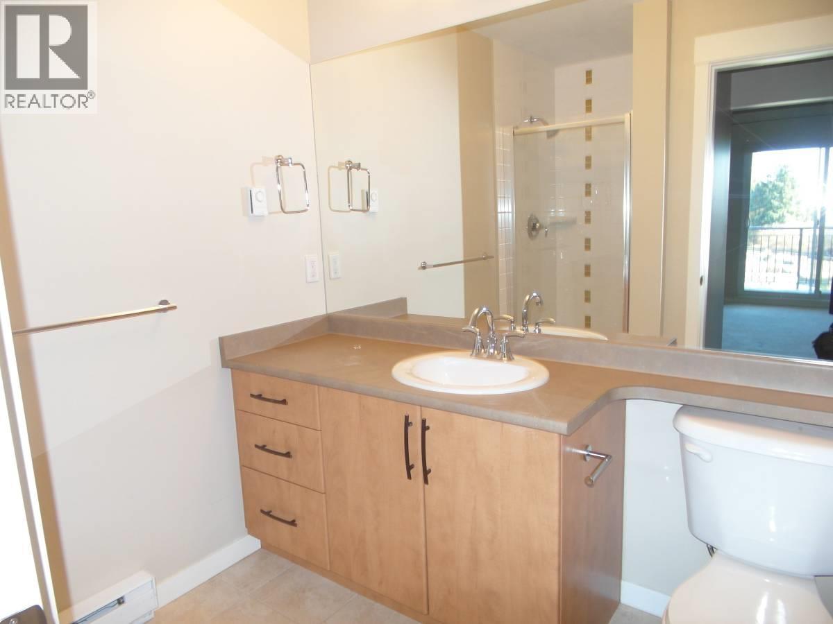 405 12350 Harris Rd, Pitt Meadows, BC - Indoor Photo Showing Bathroom