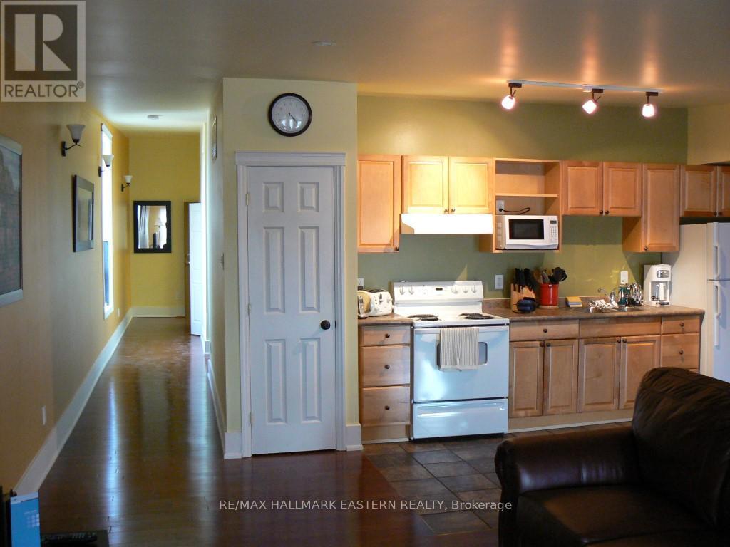 1 - 416 Chambers Street, Peterborough (Town Ward 3), ON