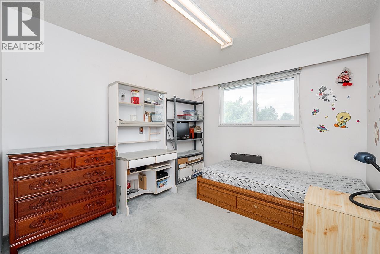 8391 Rideau Drive, Richmond, BC - Indoor Photo Showing Bedroom
