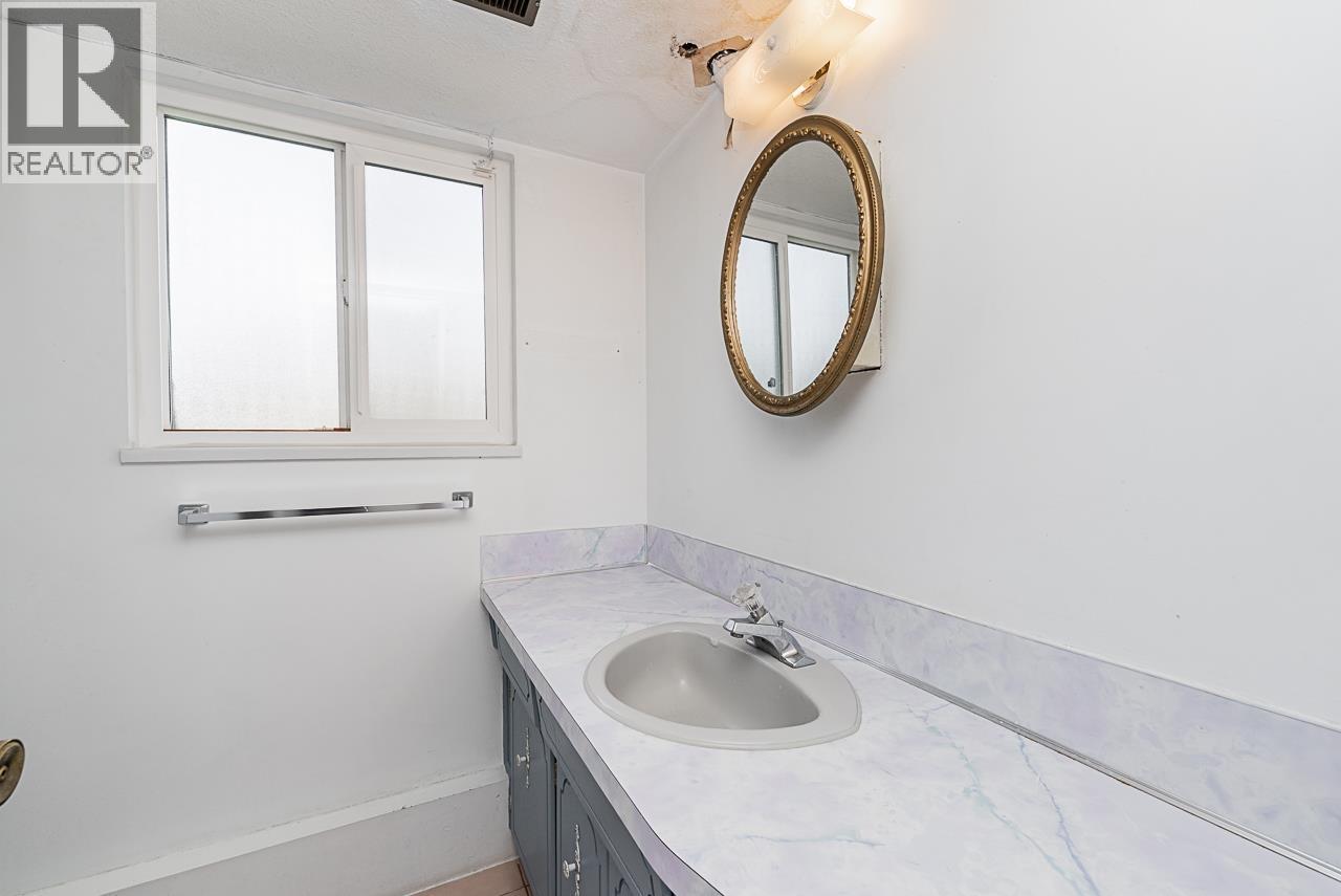 8391 Rideau Drive, Richmond, BC - Indoor Photo Showing Bathroom