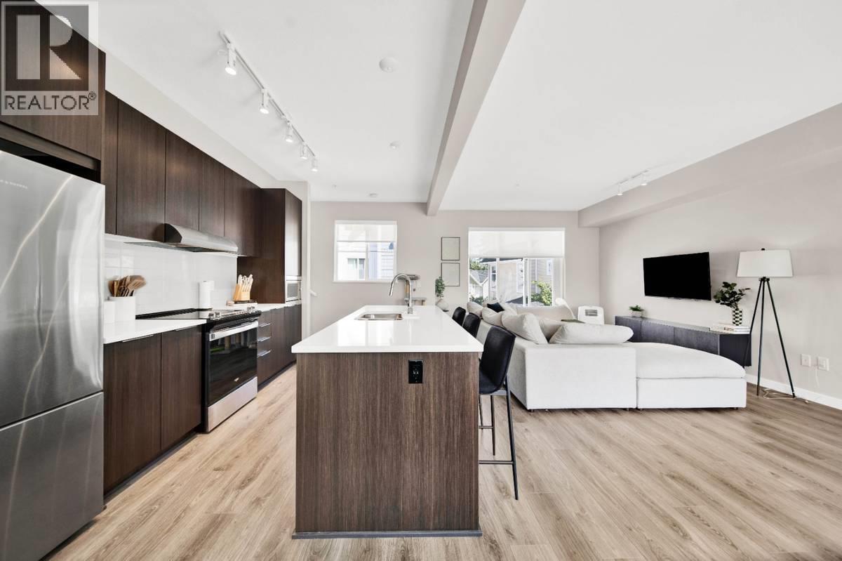 2410 11280 Pazarena Pl, Maple Ridge, BC - Indoor Photo Showing Kitchen