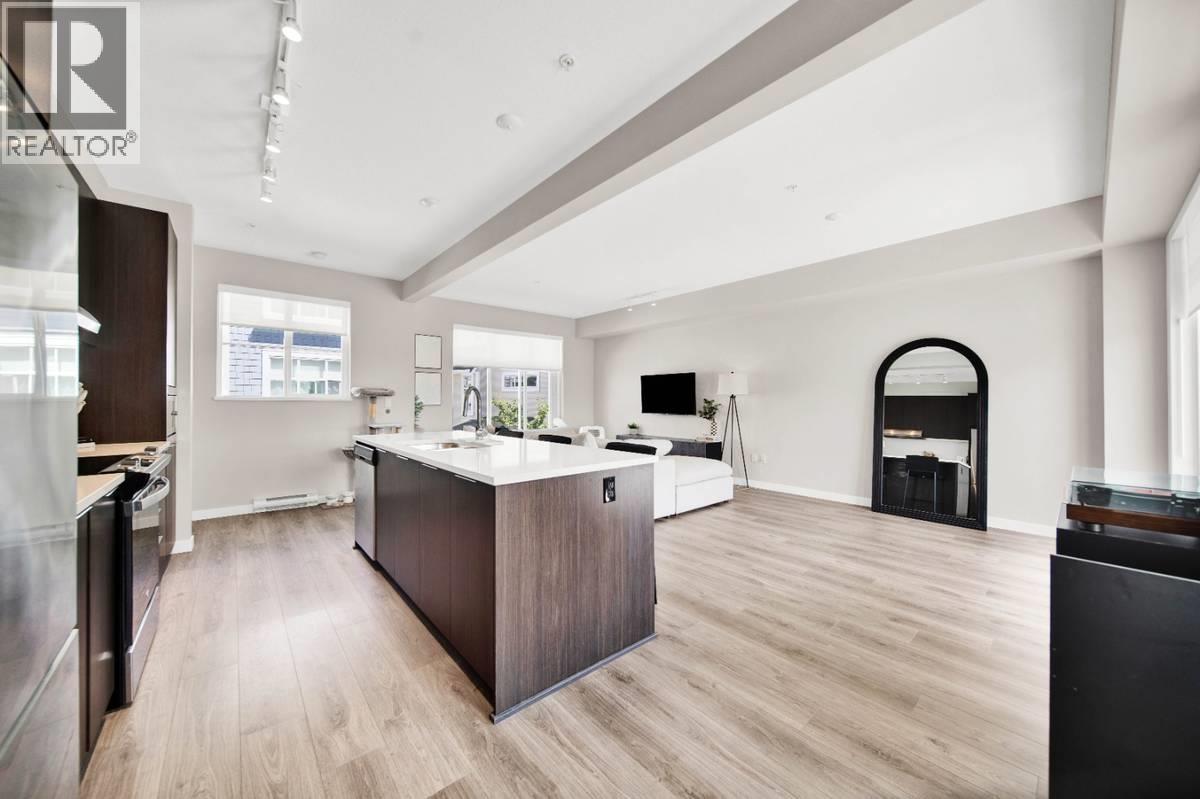 2410 11280 Pazarena Pl, Maple Ridge, BC - Indoor Photo Showing Kitchen