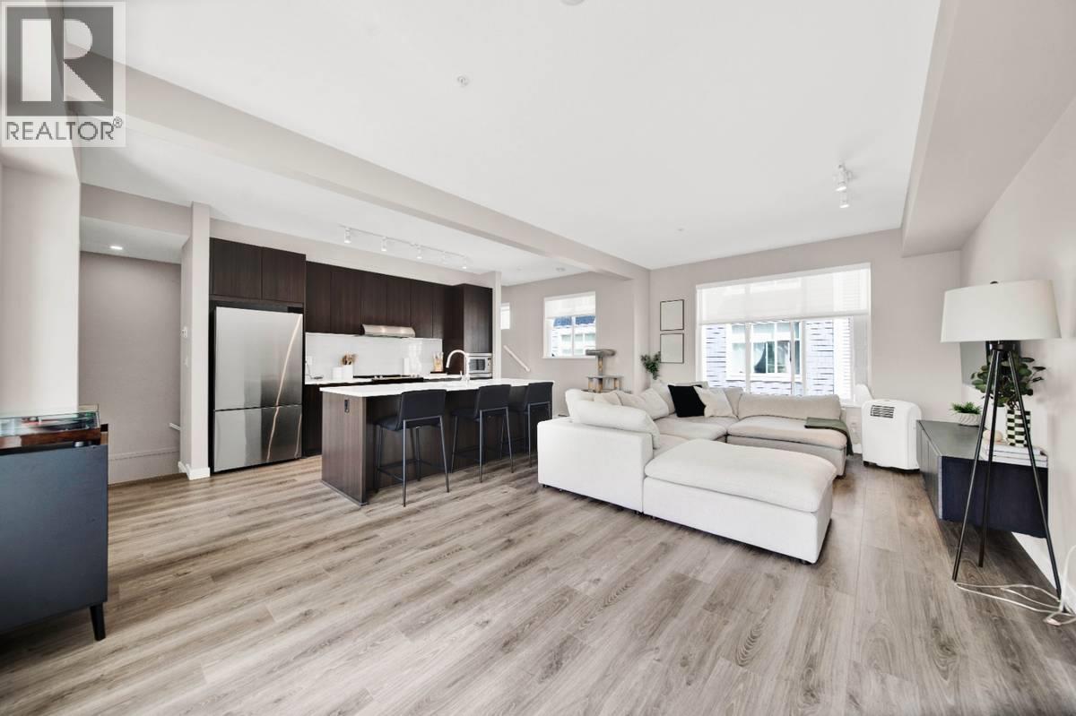 2410 11280 Pazarena Pl, Maple Ridge, BC - Indoor