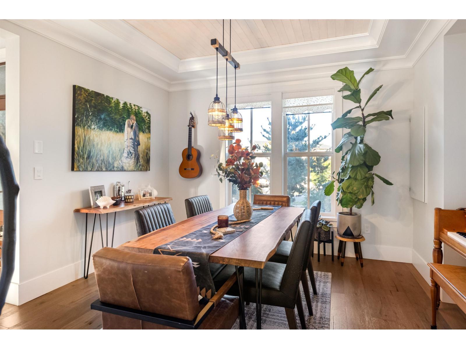 35294 Ewert Avenue, Mission, BC - Indoor Photo Showing Dining Room