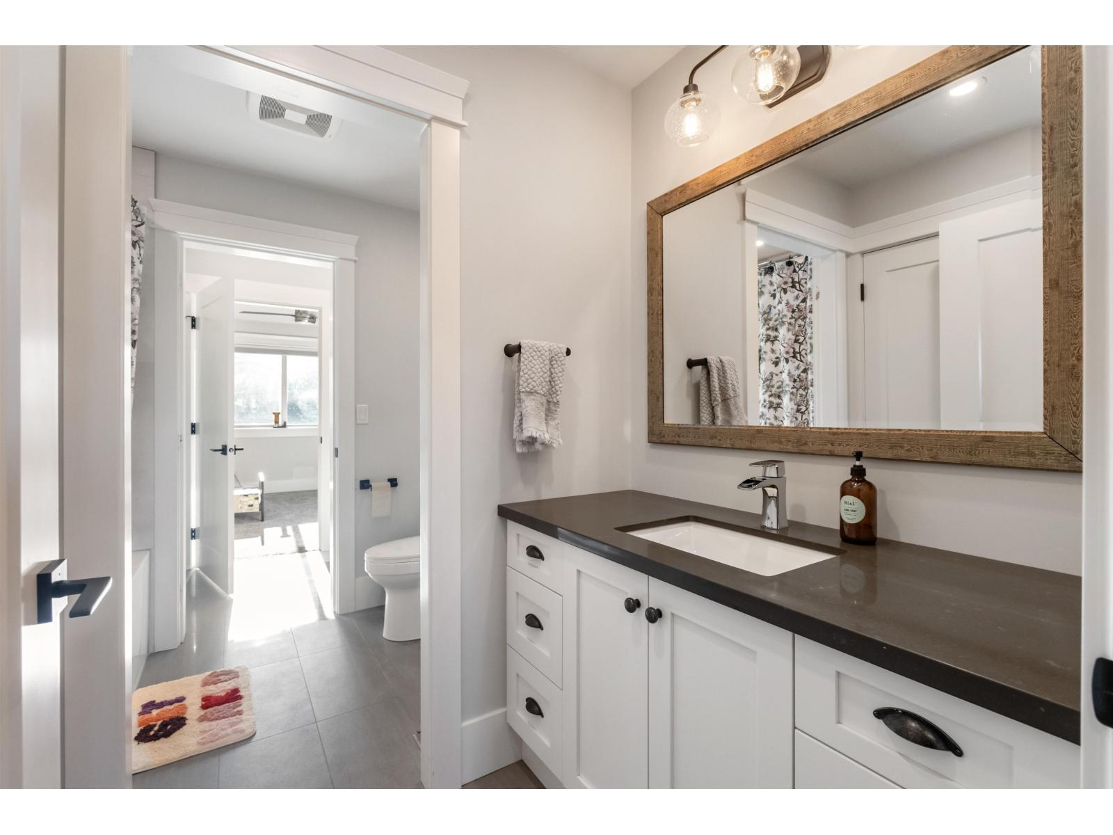 35294 Ewert Avenue, Mission, BC - Indoor Photo Showing Bathroom
