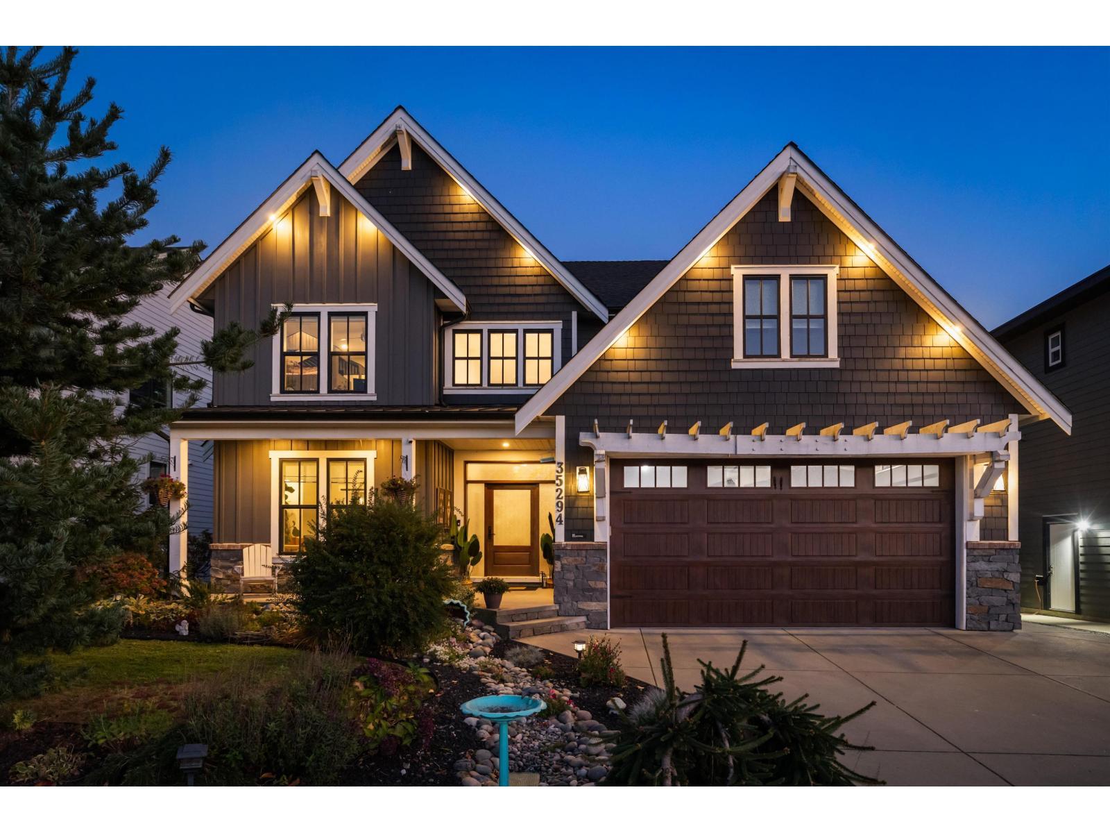 35294 Ewert Avenue, Mission, BC - Outdoor With Facade