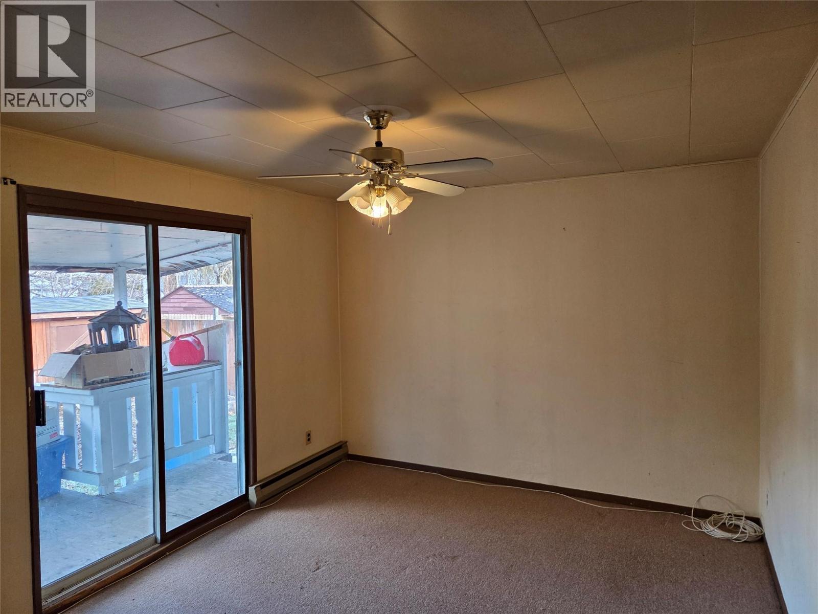 512 12Th Avenue, Keremeos, BC - Indoor Photo Showing Other Room