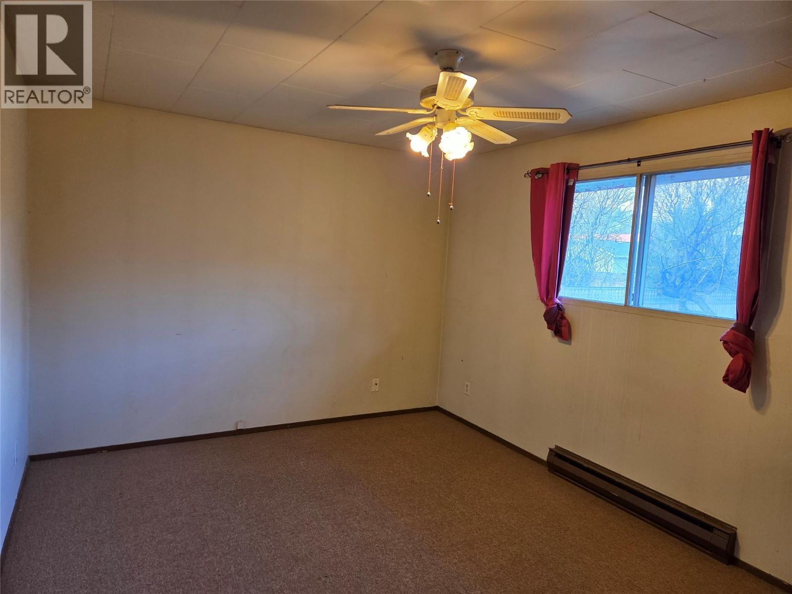 512 12Th Avenue, Keremeos, BC - Indoor Photo Showing Other Room