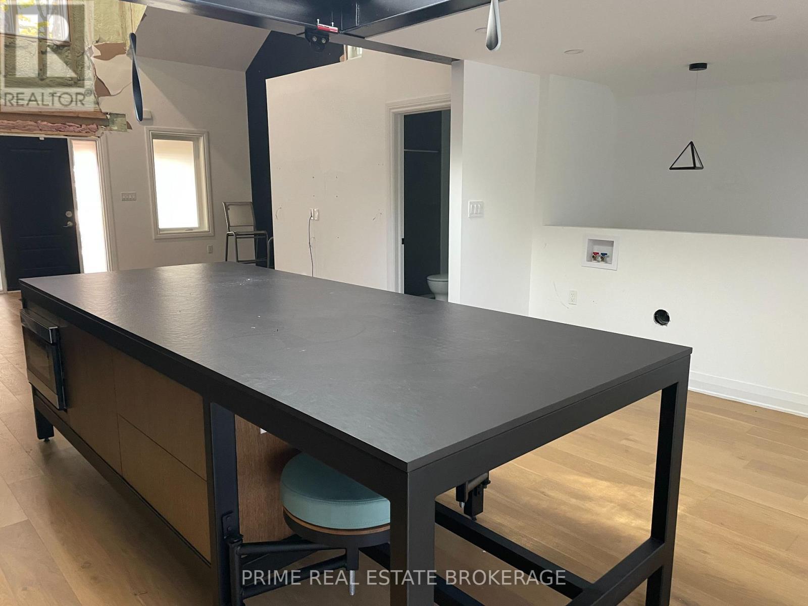 1294 Springbank Avenue, London South (South B), ON - Indoor