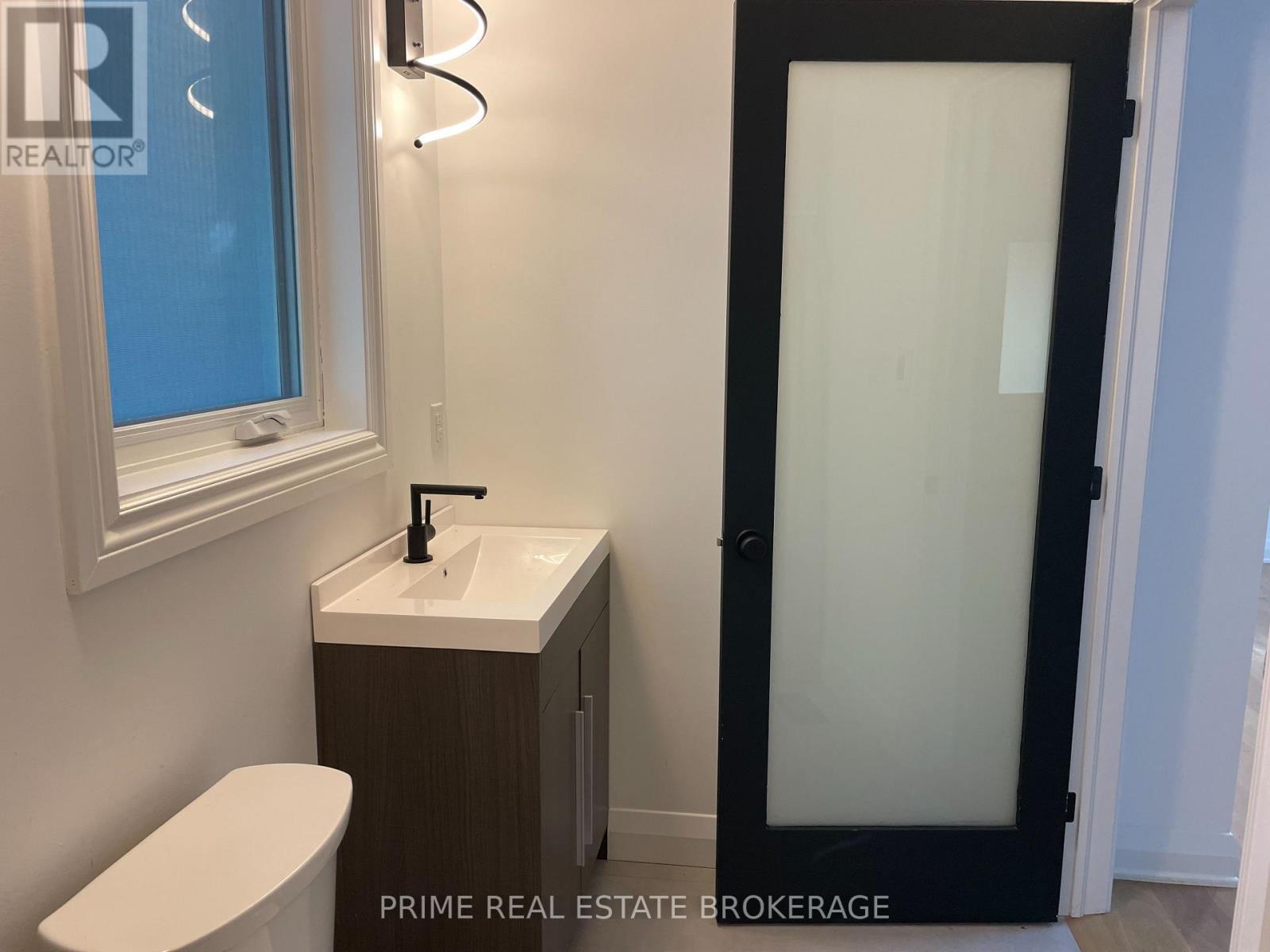 1294 Springbank Avenue, London South (South B), ON - Indoor Photo Showing Bathroom