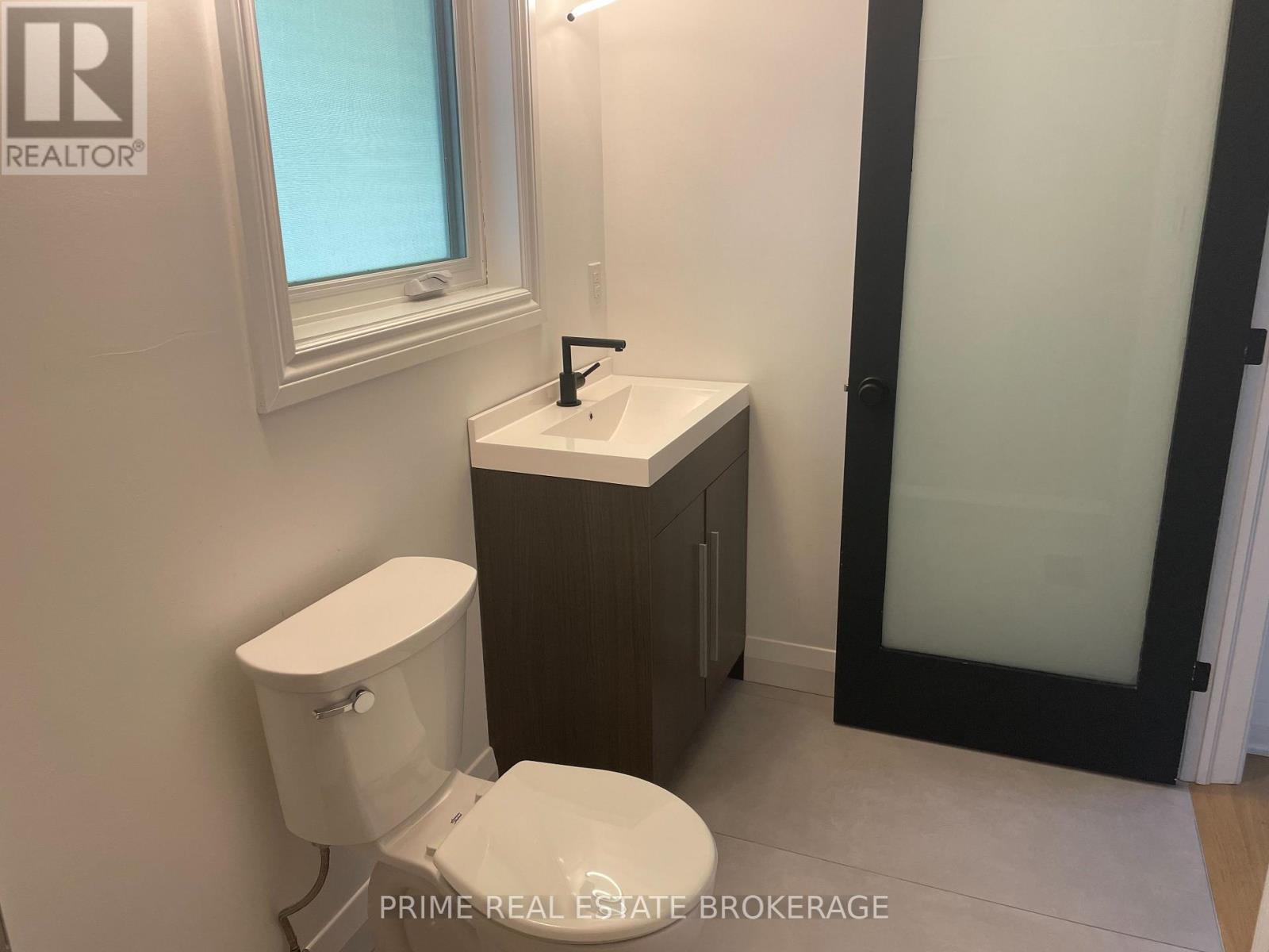 1294 Springbank Avenue, London South (South B), ON - Indoor Photo Showing Bathroom