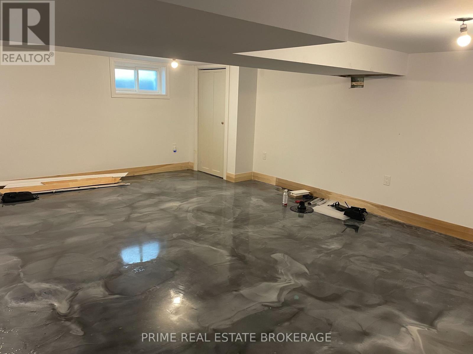 1294 Springbank Avenue, London South (South B), ON - Indoor