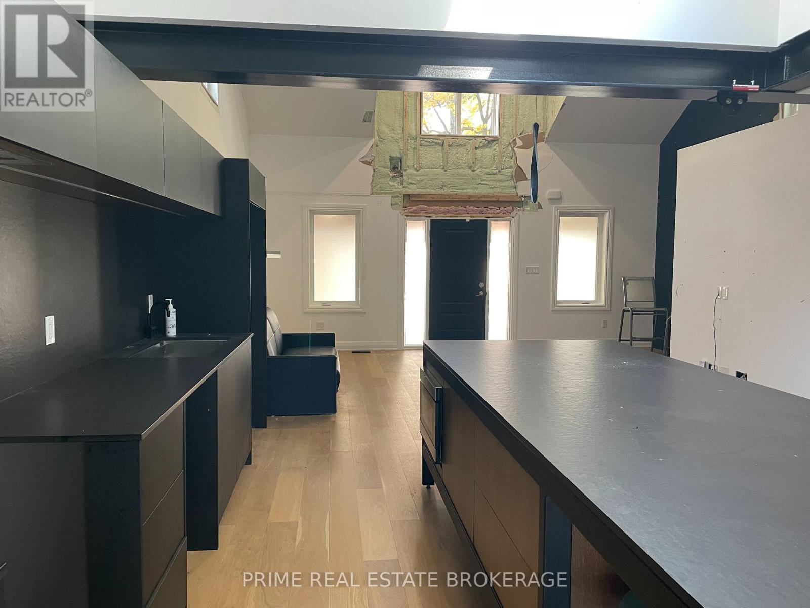 View to front door - 1294 Springbank Avenue, London South (South B), ON - Indoor