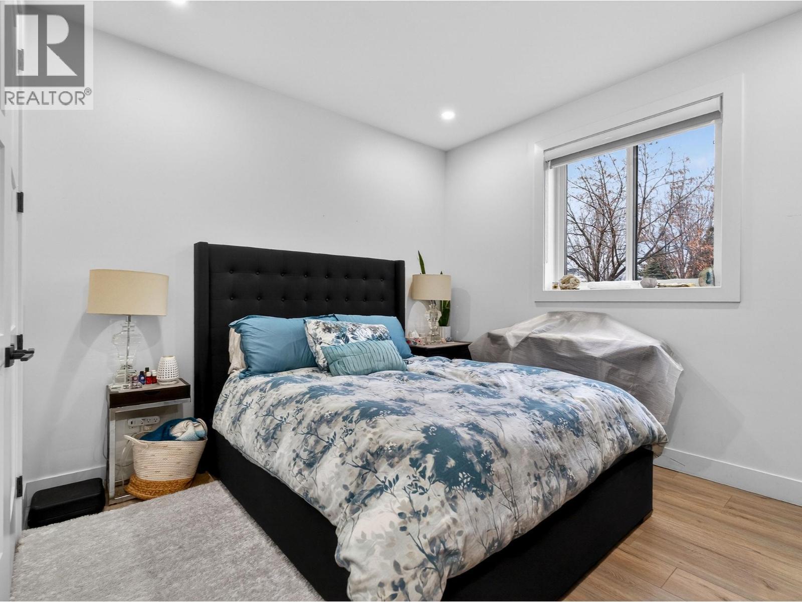 5300 Hedeman Court, Kelowna, BC - Indoor Photo Showing Bedroom