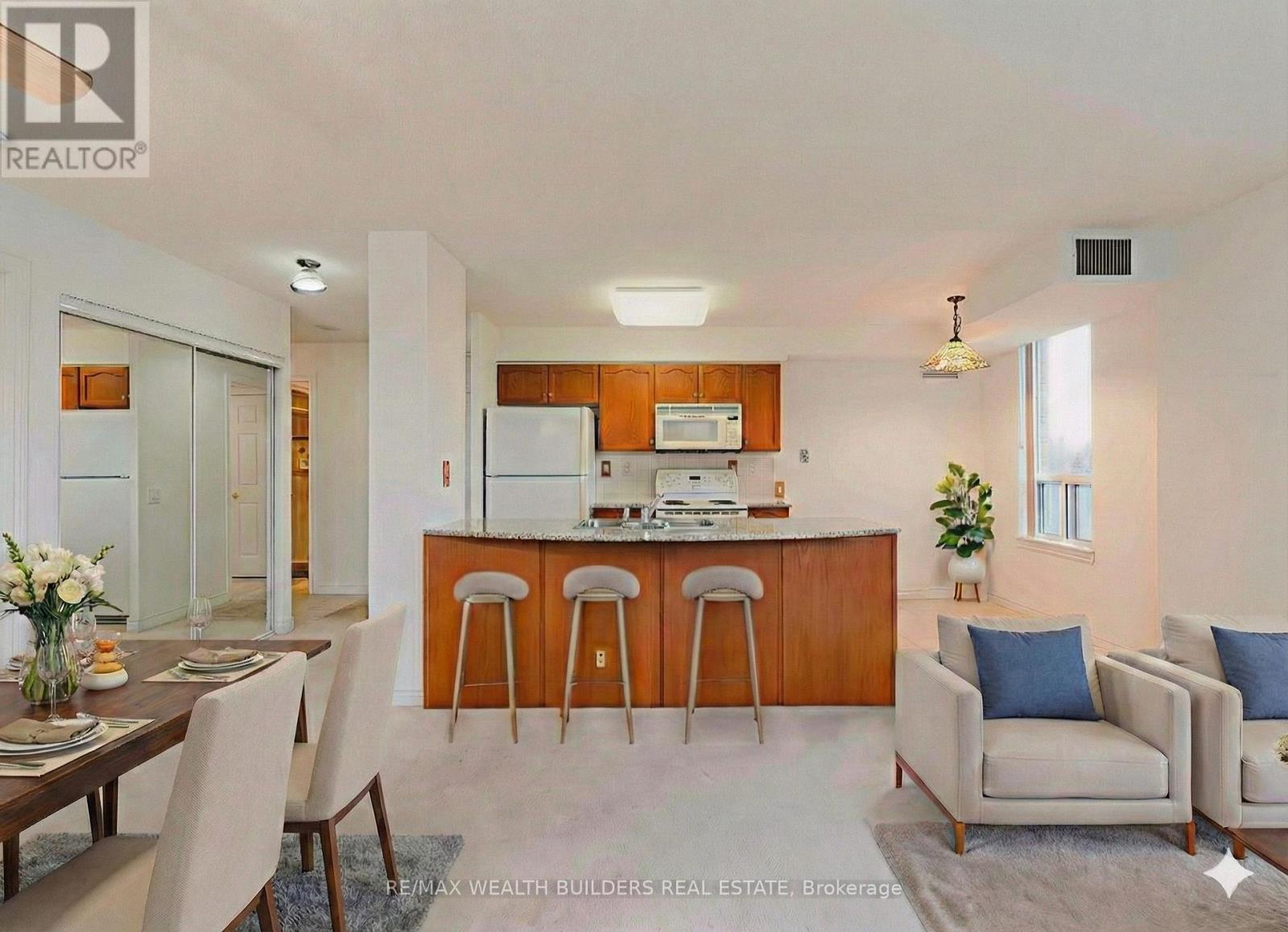 Living / Kitchen - 305 - 1720 Eglinton Avenue E, Toronto, ON - Indoor