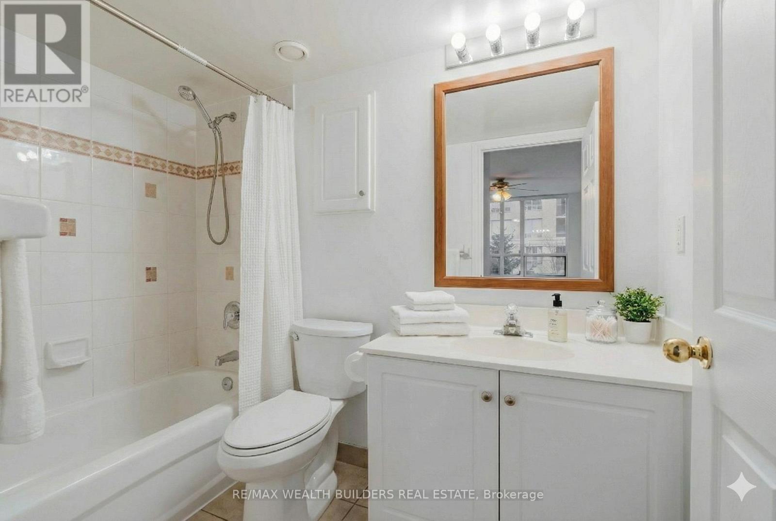 Primary Ensuite Bath - 4 Piece - 305 - 1720 Eglinton Avenue E, Toronto, ON - Indoor Photo Showing Bathroom
