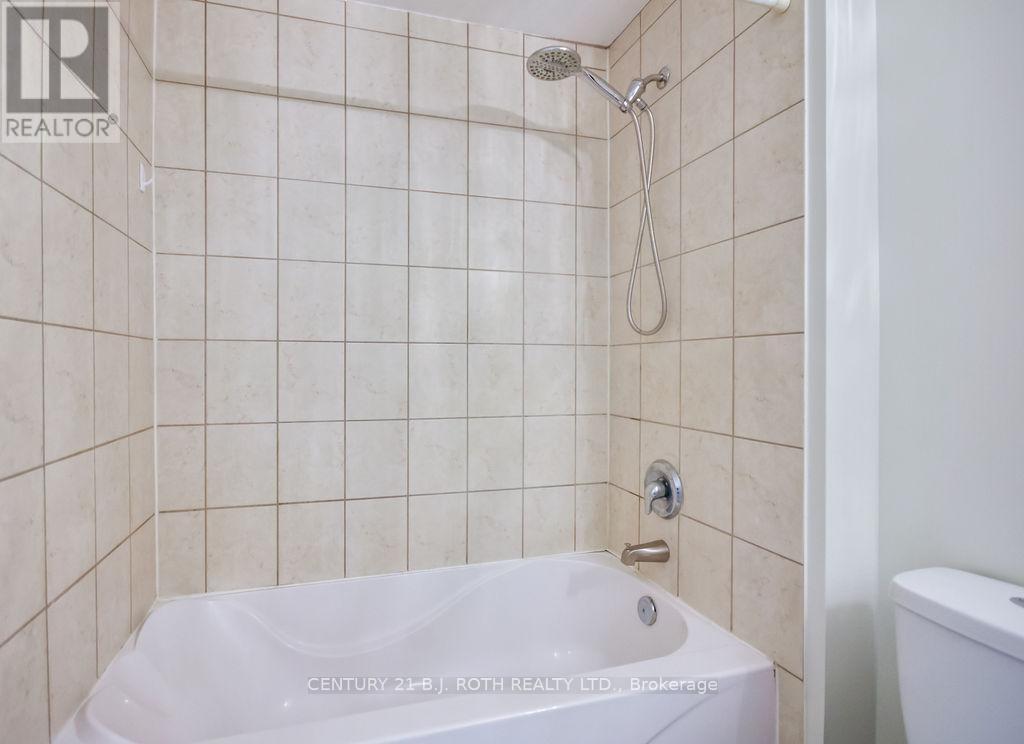 2 - 87 Goodwin Drive, Barrie, ON - Indoor Photo Showing Bathroom