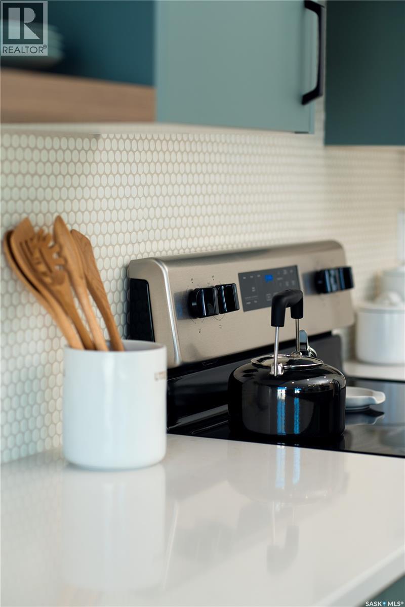 121 Yuel Crescent, Saskatoon, SK - Indoor Photo Showing Kitchen