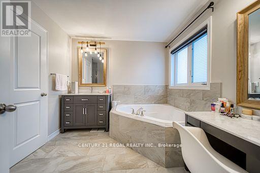 3095 Robert Brown Boulevard, Oakville, ON - Indoor Photo Showing Bathroom