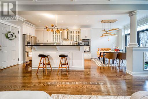 3095 Robert Brown Boulevard, Oakville, ON - Indoor Photo Showing Kitchen