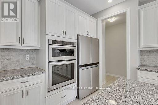 140 Cherryhurst Road, Oakville, ON - Indoor Photo Showing Kitchen