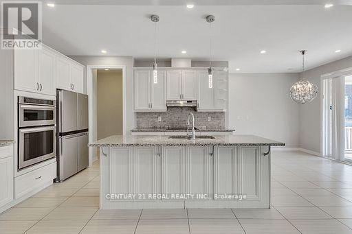 140 Cherryhurst Road, Oakville, ON - Indoor Photo Showing Kitchen With Stainless Steel Kitchen With Upgraded Kitchen