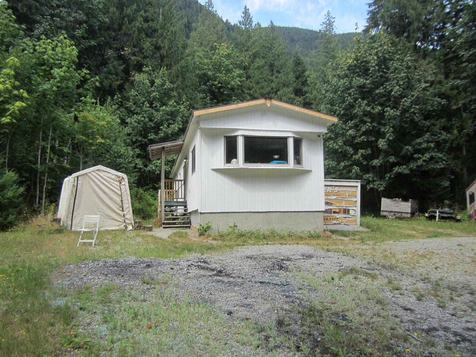 11121 Barnes Road, Mission, BC - Outdoor