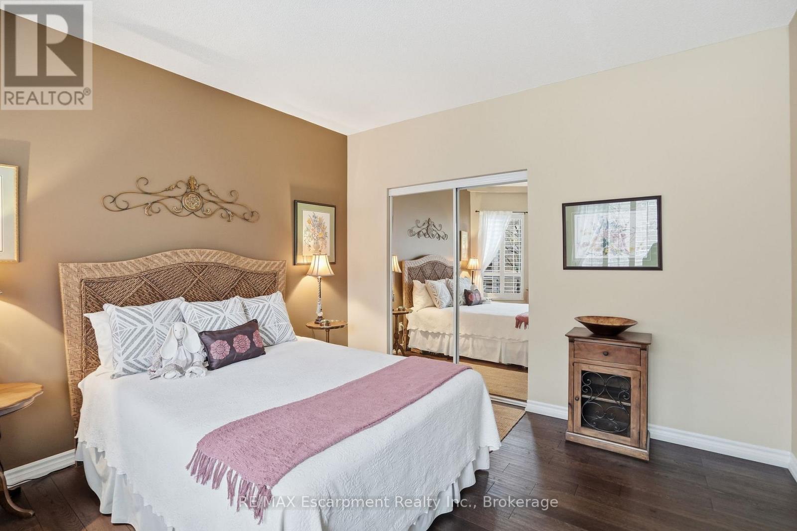 310 - 5188 Lakeshore Road, Burlington (Appleby), ON - Indoor Photo Showing Bedroom