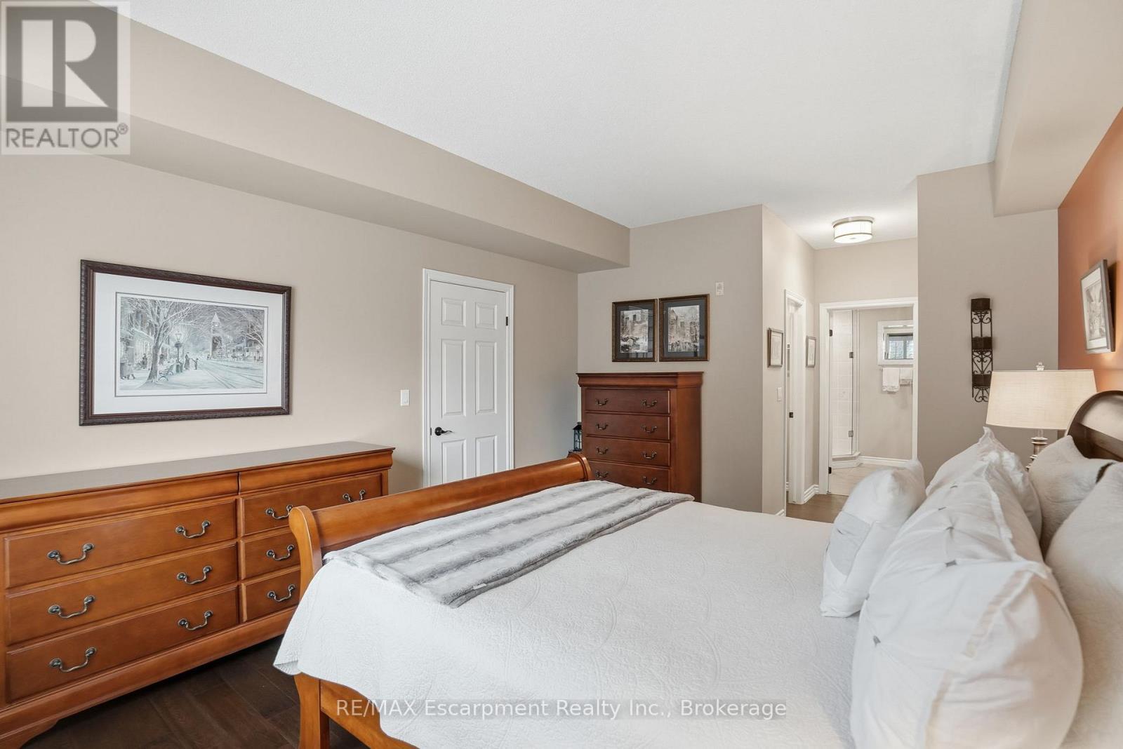 310 - 5188 Lakeshore Road, Burlington (Appleby), ON - Indoor Photo Showing Bedroom