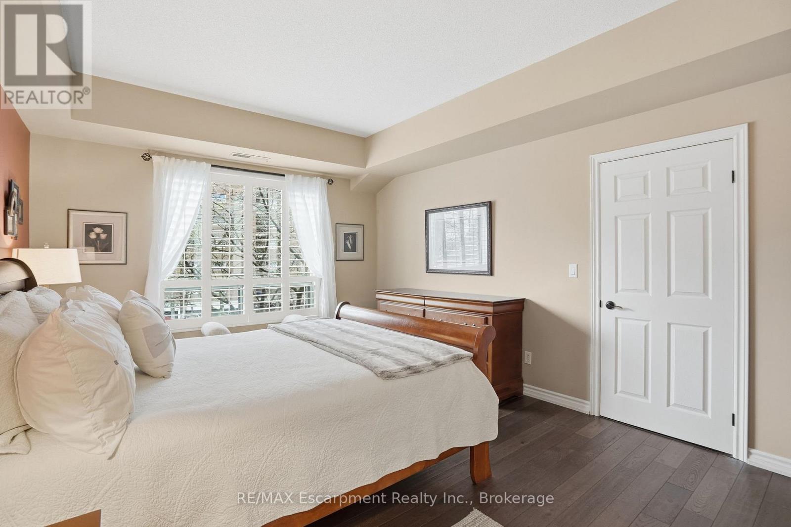 310 - 5188 Lakeshore Road, Burlington (Appleby), ON - Indoor Photo Showing Bedroom