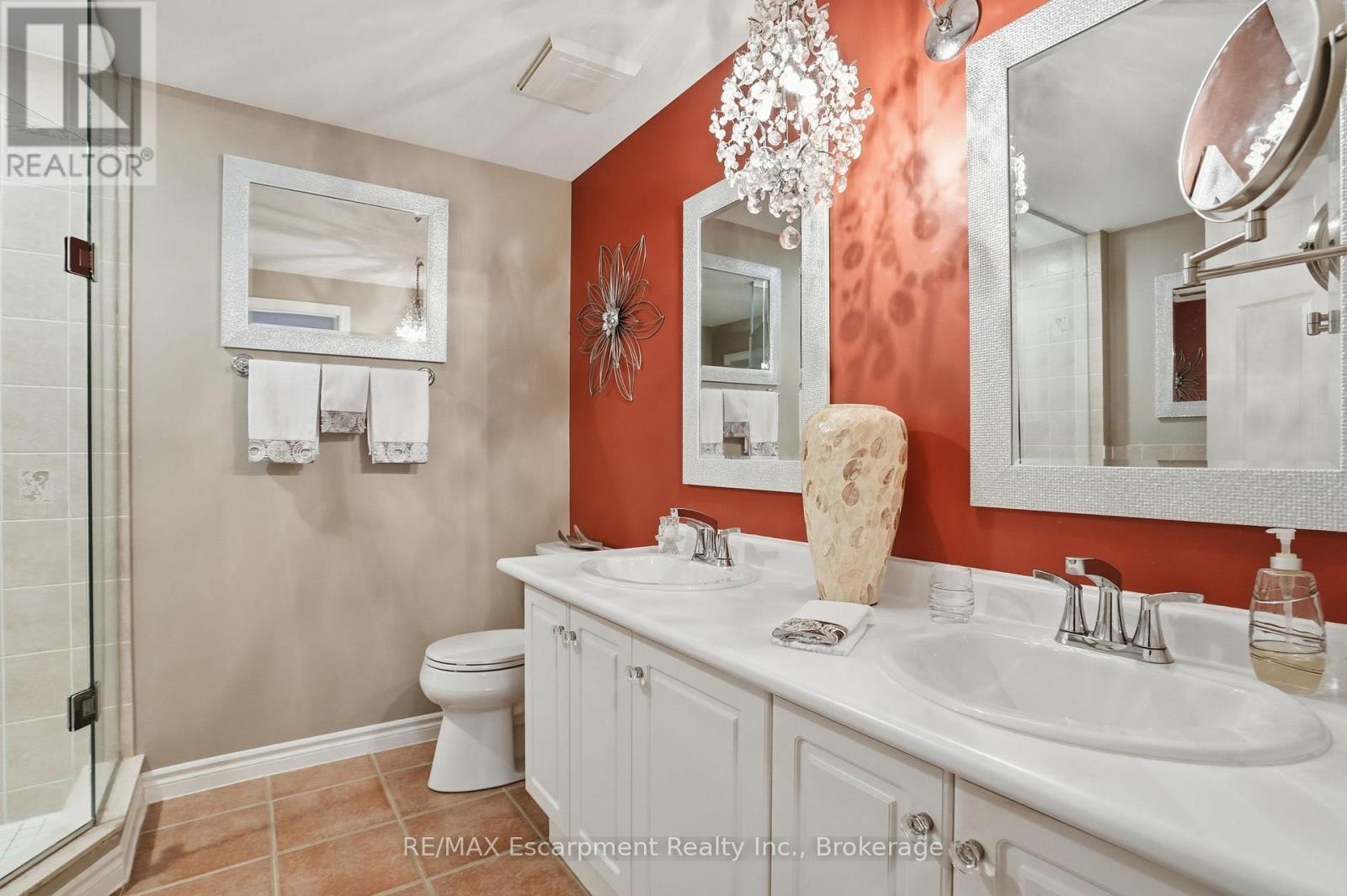 310 - 5188 Lakeshore Road, Burlington (Appleby), ON - Indoor Photo Showing Bathroom