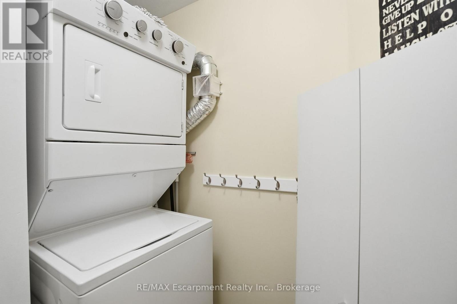310 - 5188 Lakeshore Road, Burlington (Appleby), ON - Indoor Photo Showing Laundry Room