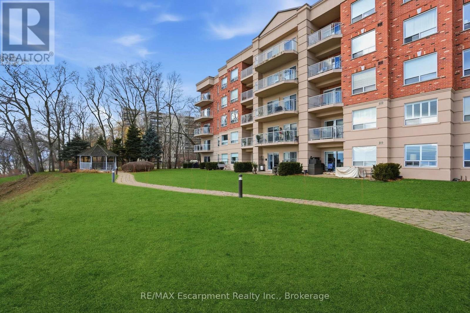 310 - 5188 Lakeshore Road, Burlington (Appleby), ON - Outdoor With Balcony With Facade