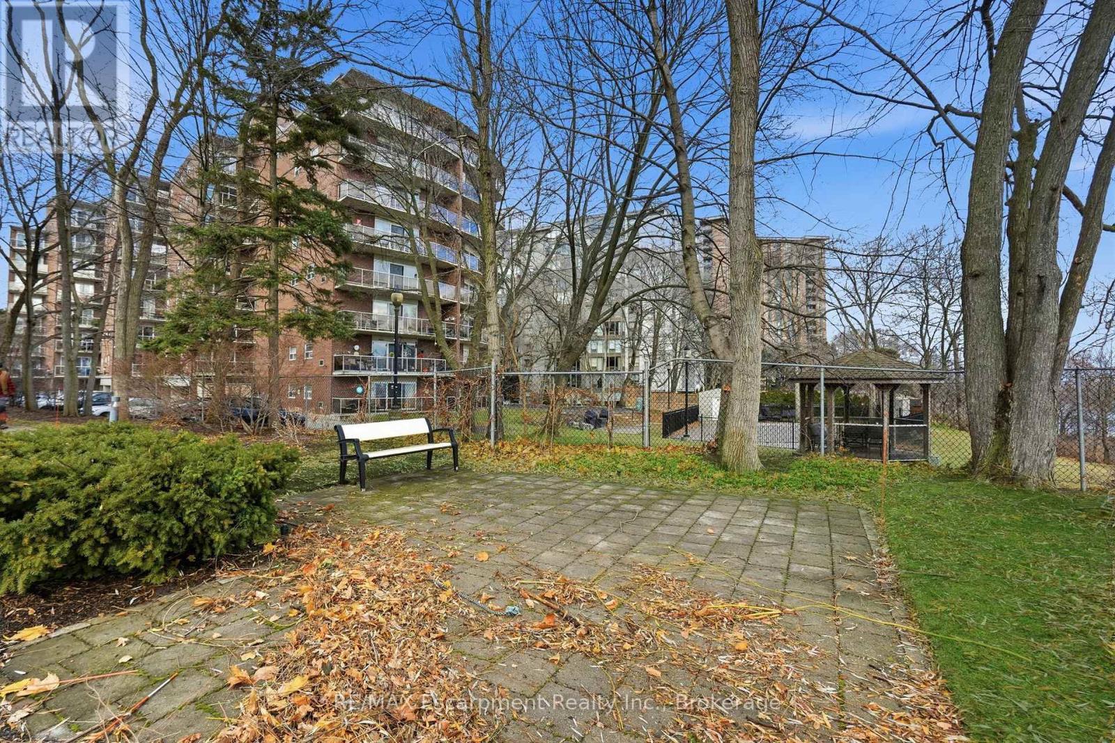 310 - 5188 Lakeshore Road, Burlington (Appleby), ON - Outdoor