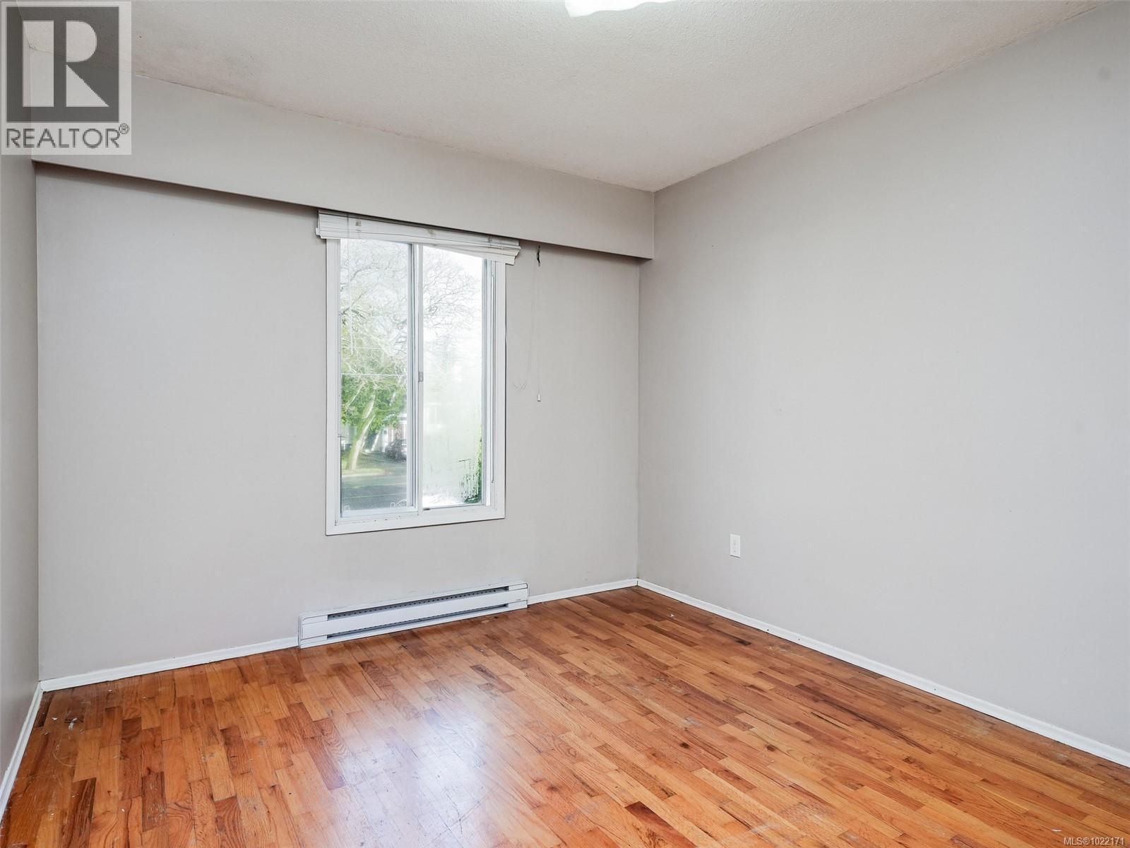 A & B 1725 Feltham Rd, Saanich, BC - Indoor Photo Showing Other Room