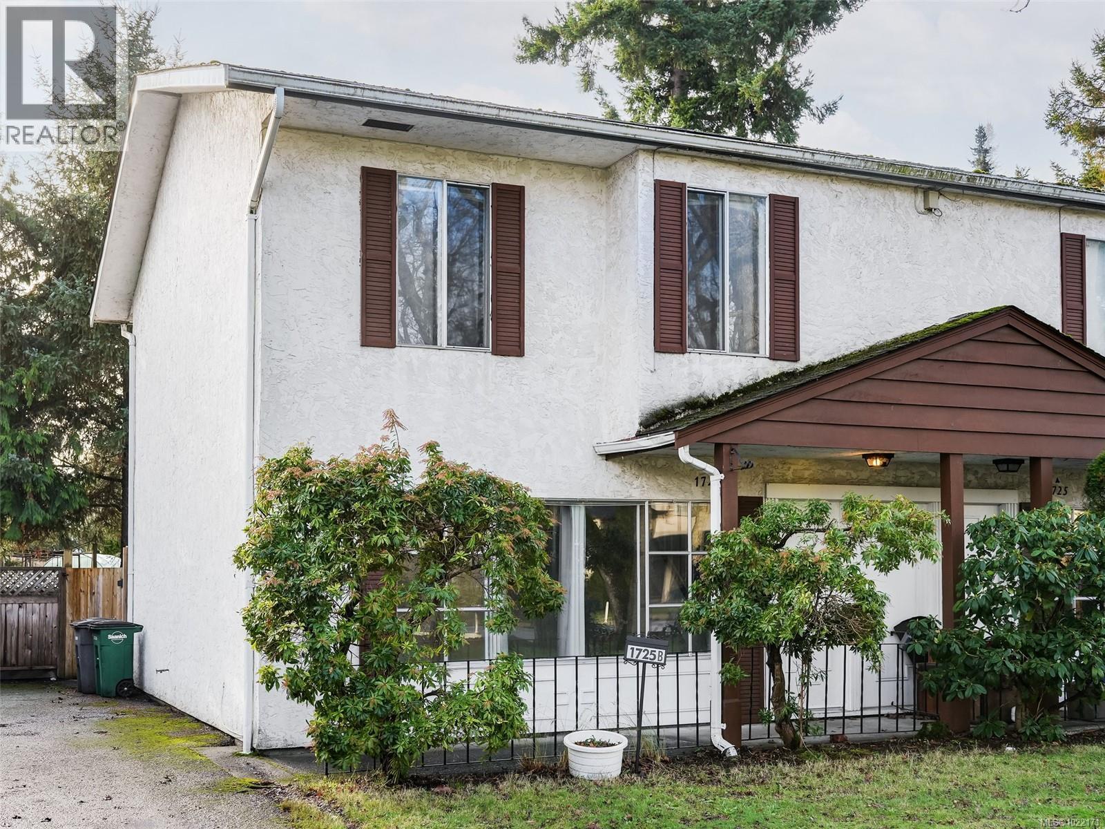 A & B 1725 Feltham Rd, Saanich, BC - Outdoor