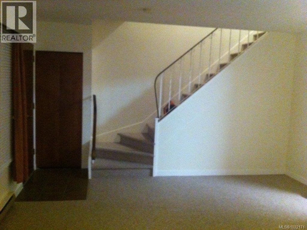 Side A - A & B 1725 Feltham Rd, Saanich, BC - Indoor Photo Showing Other Room