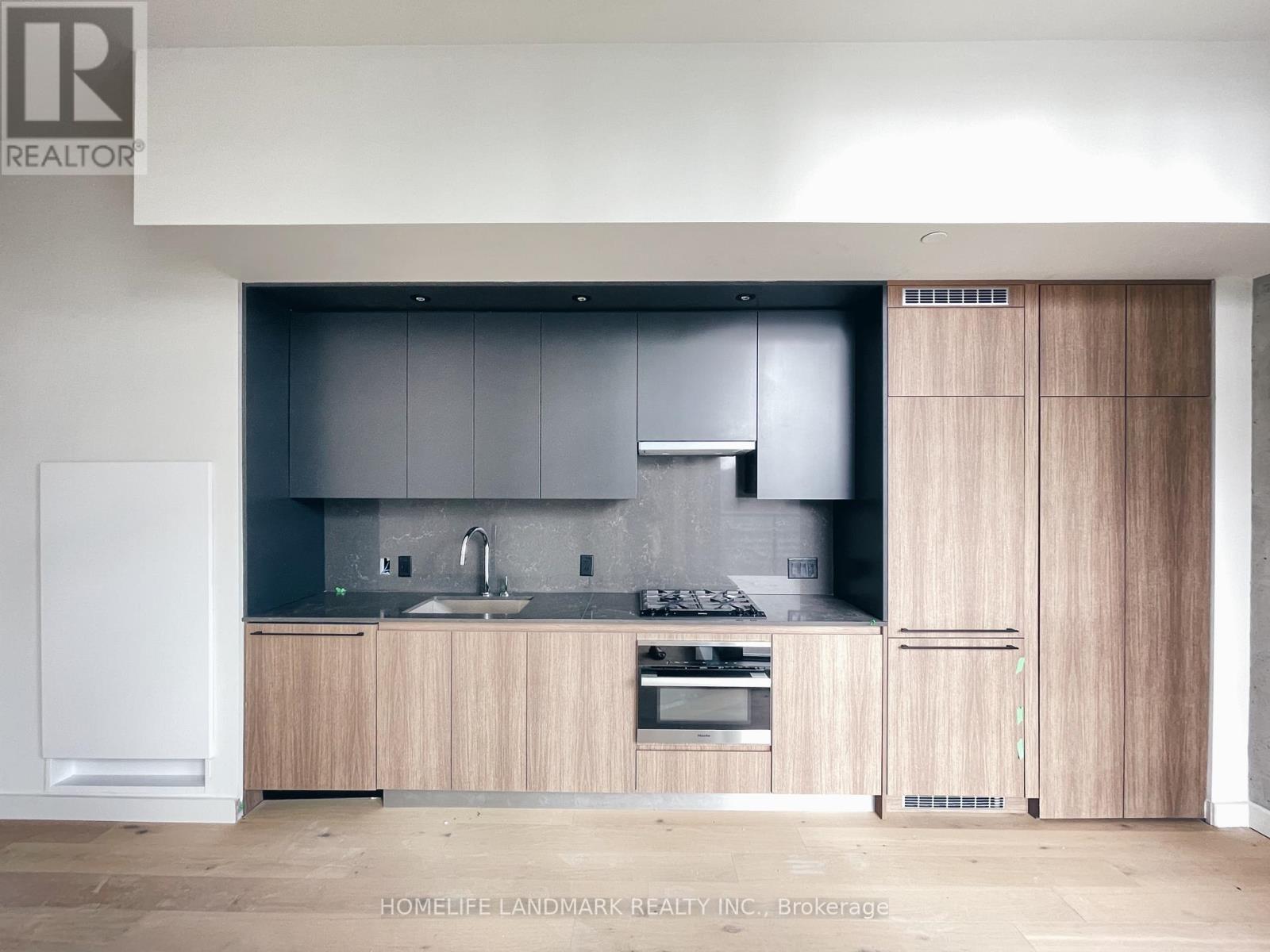 804 - 81 Wellesley Street E, Toronto, ON - Indoor Photo Showing Kitchen